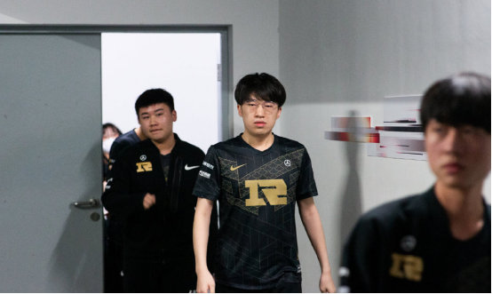 都是更大舞 都是更大舞