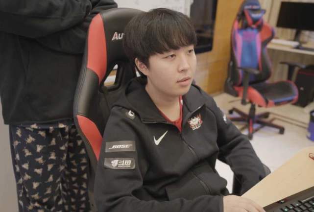 演了他的职 演了他的职